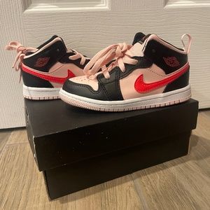 Toddler Girls’ Jordan 1 Mid